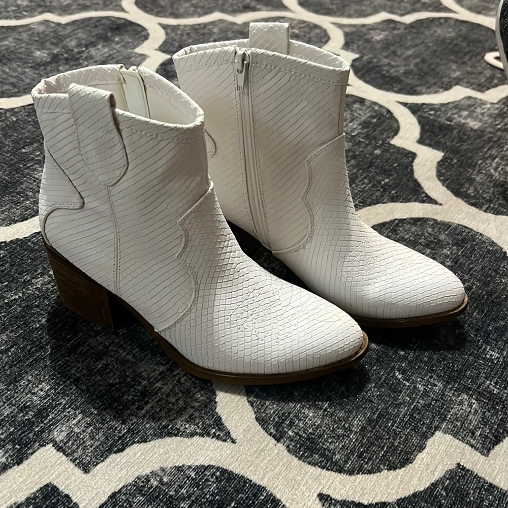 Womens Dirty Laundry Unite Western Boot - Excellent Used (Barely) Condition